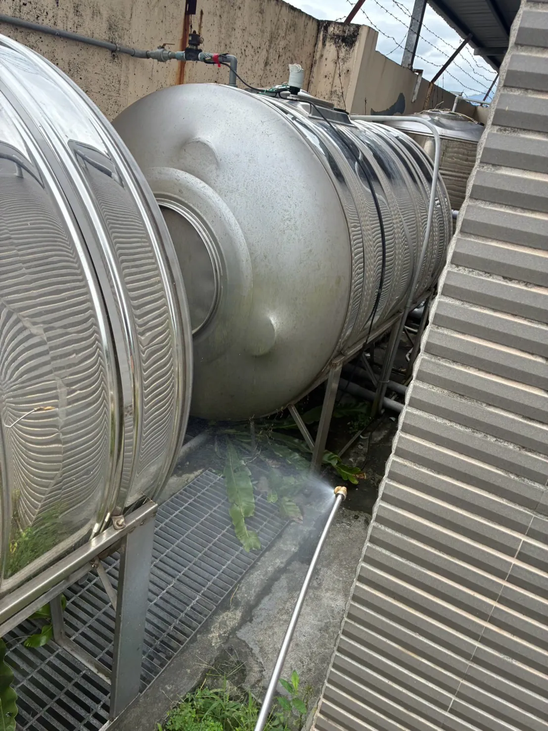 照護機構戶外水塔底座周邊處理