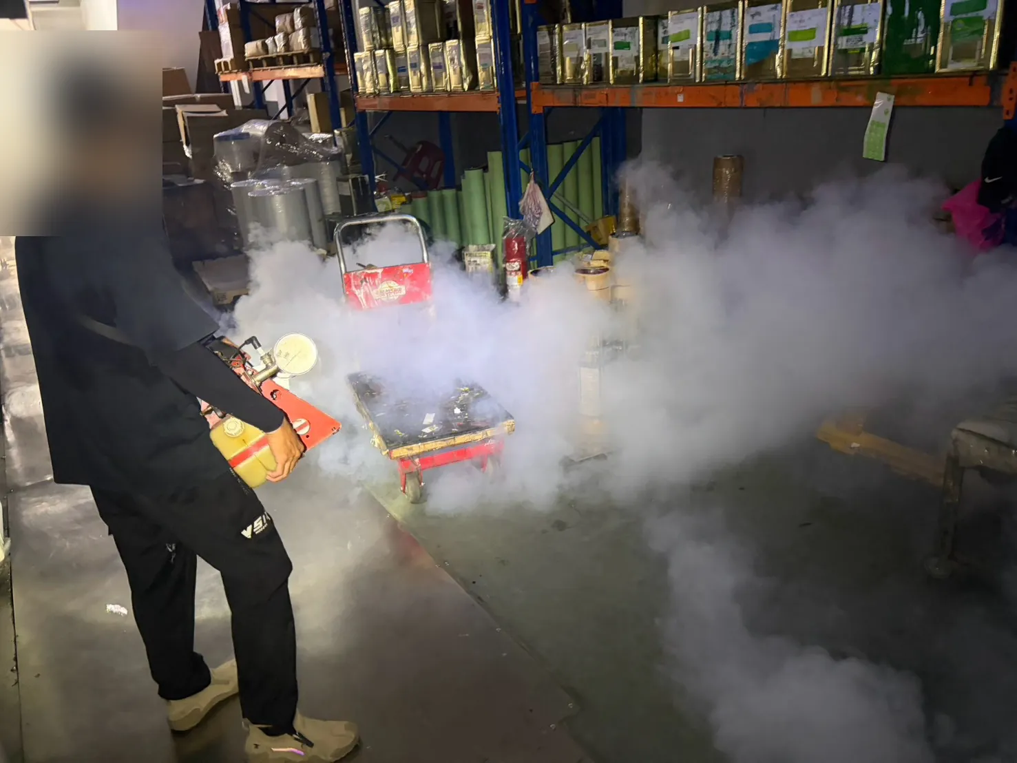工廠貨架區熱煙霧消毒