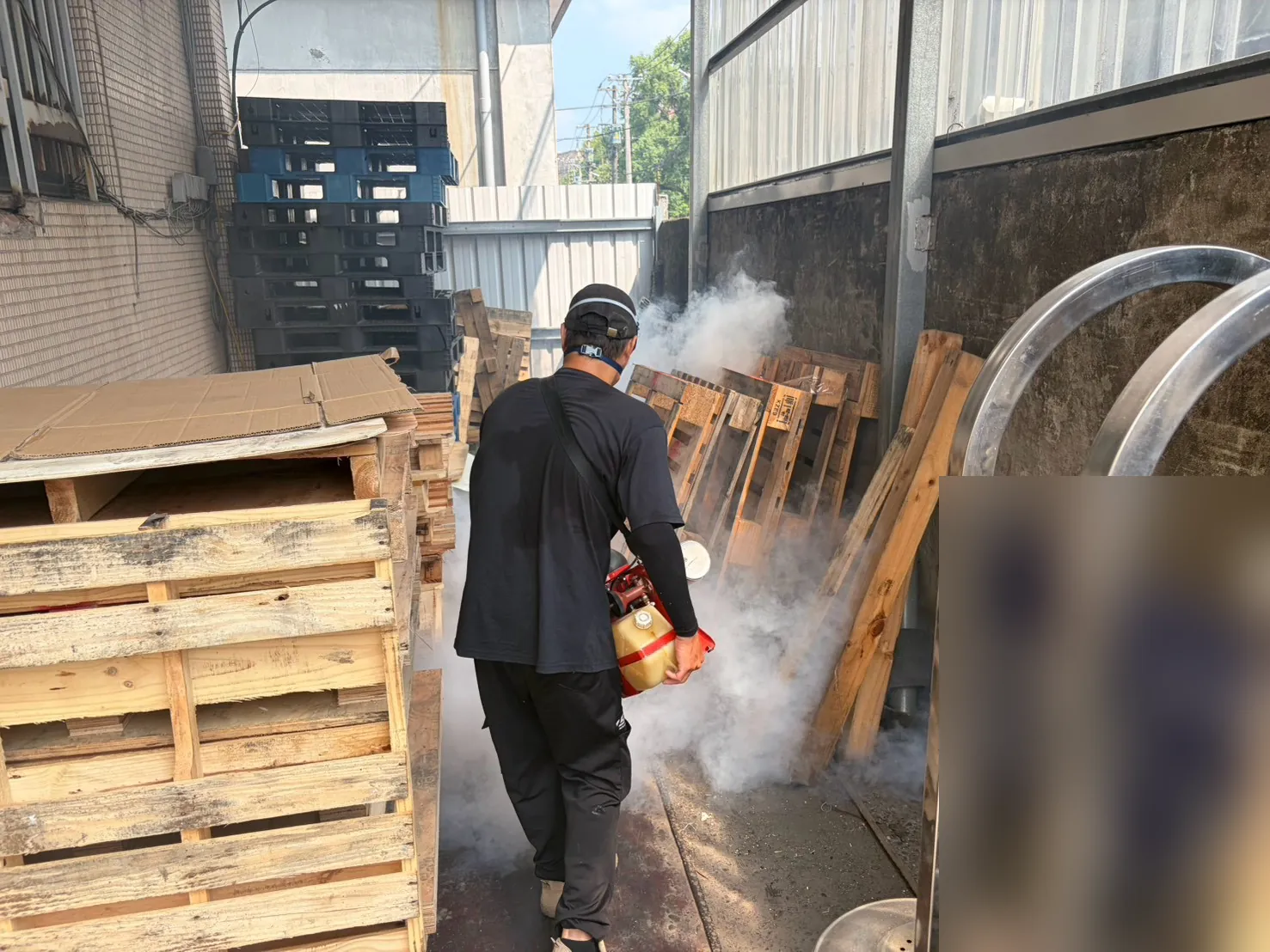 工廠棧板堆放區熱煙霧消毒