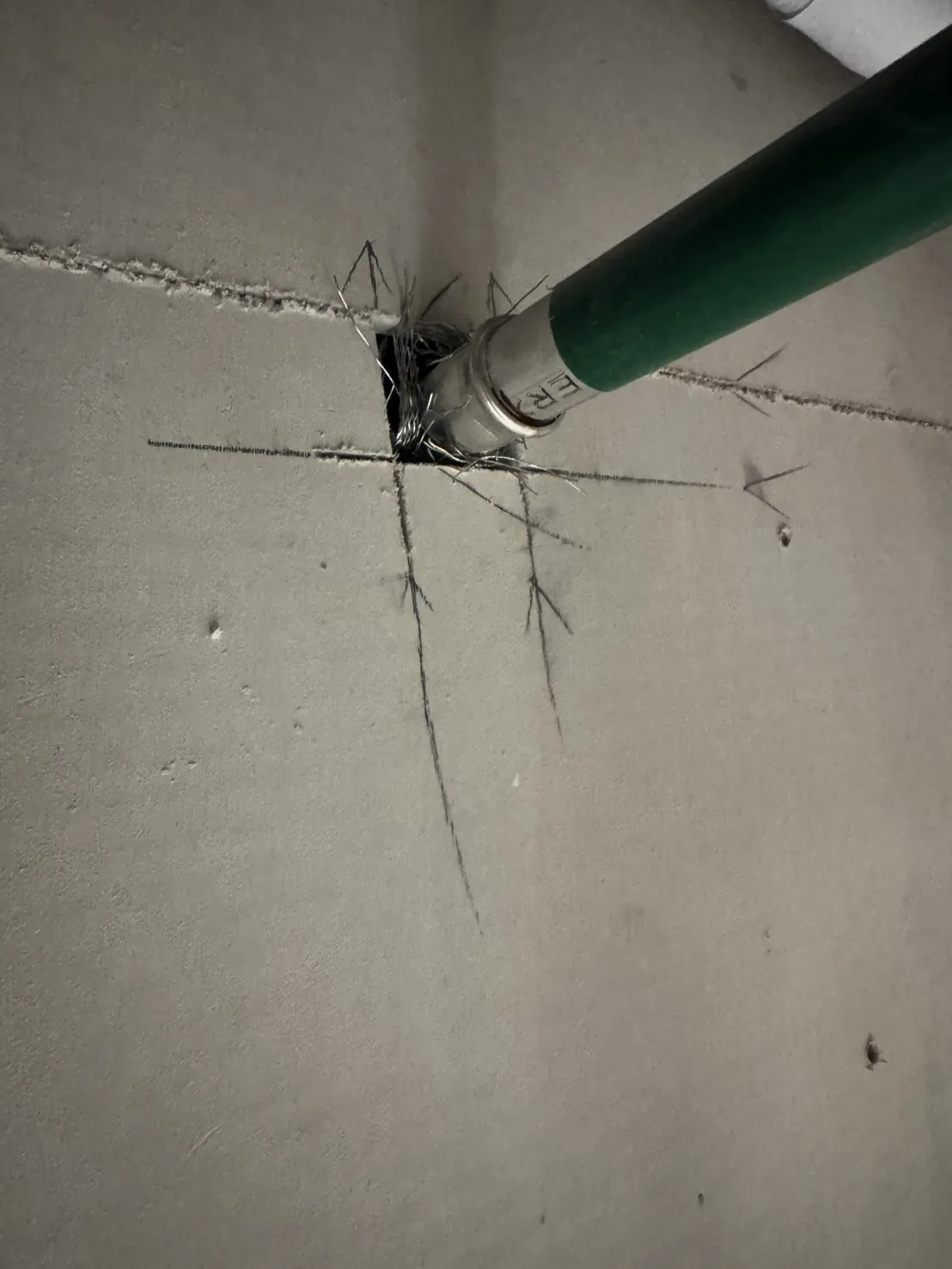 管道穿孔周邊處理