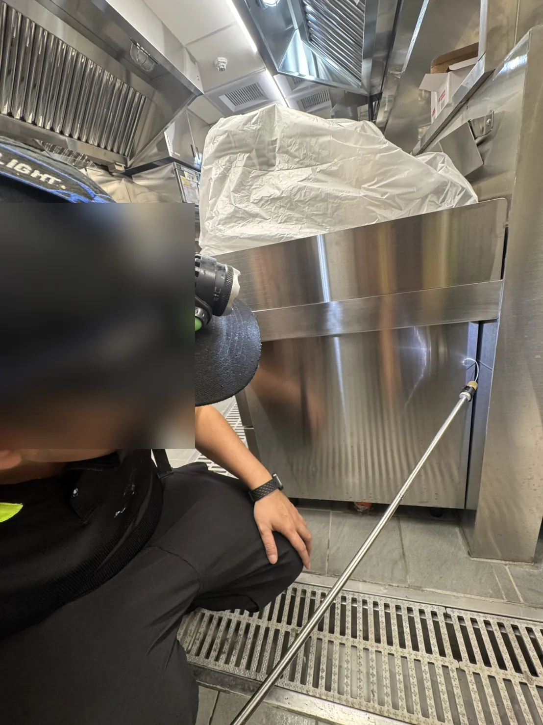 設備側邊狹窄縫隙處理