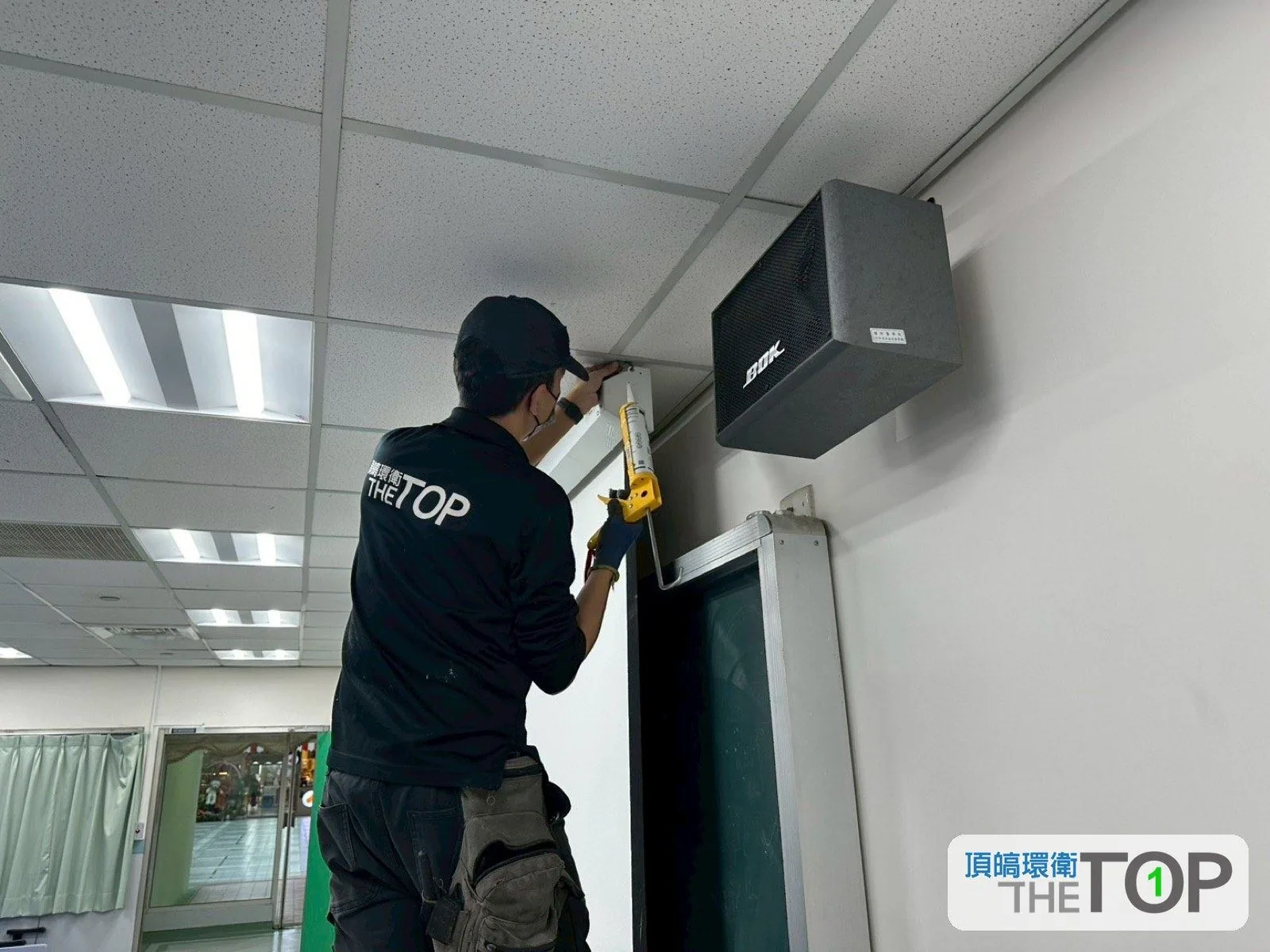 辦公室門縫矽利康封堵防鼠：商業空間鼠害入侵點封堵實際案例