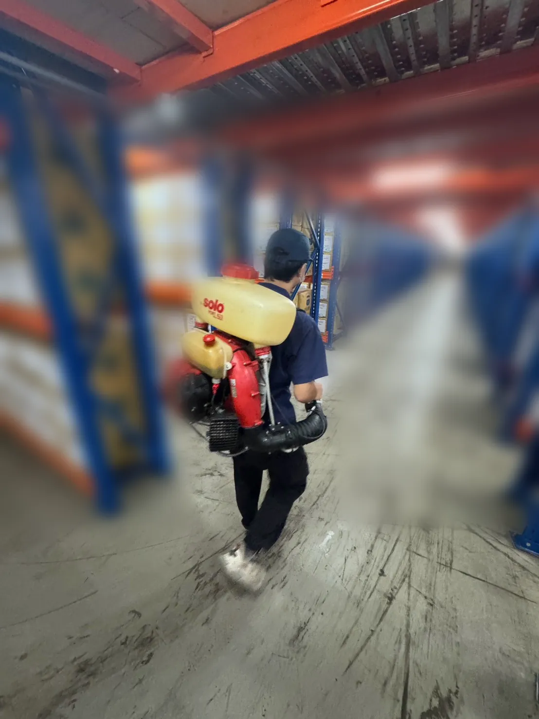 倉庫走道入口消毒